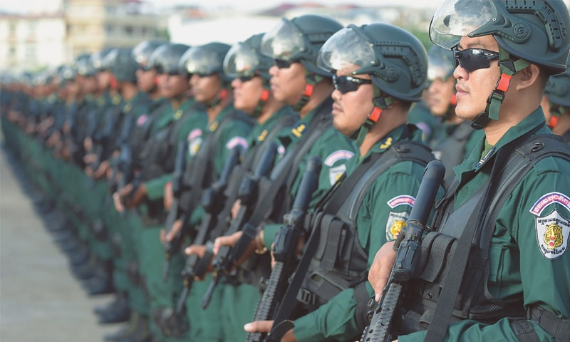 半年近千名中国罪犯从柬埔寨被遣返！